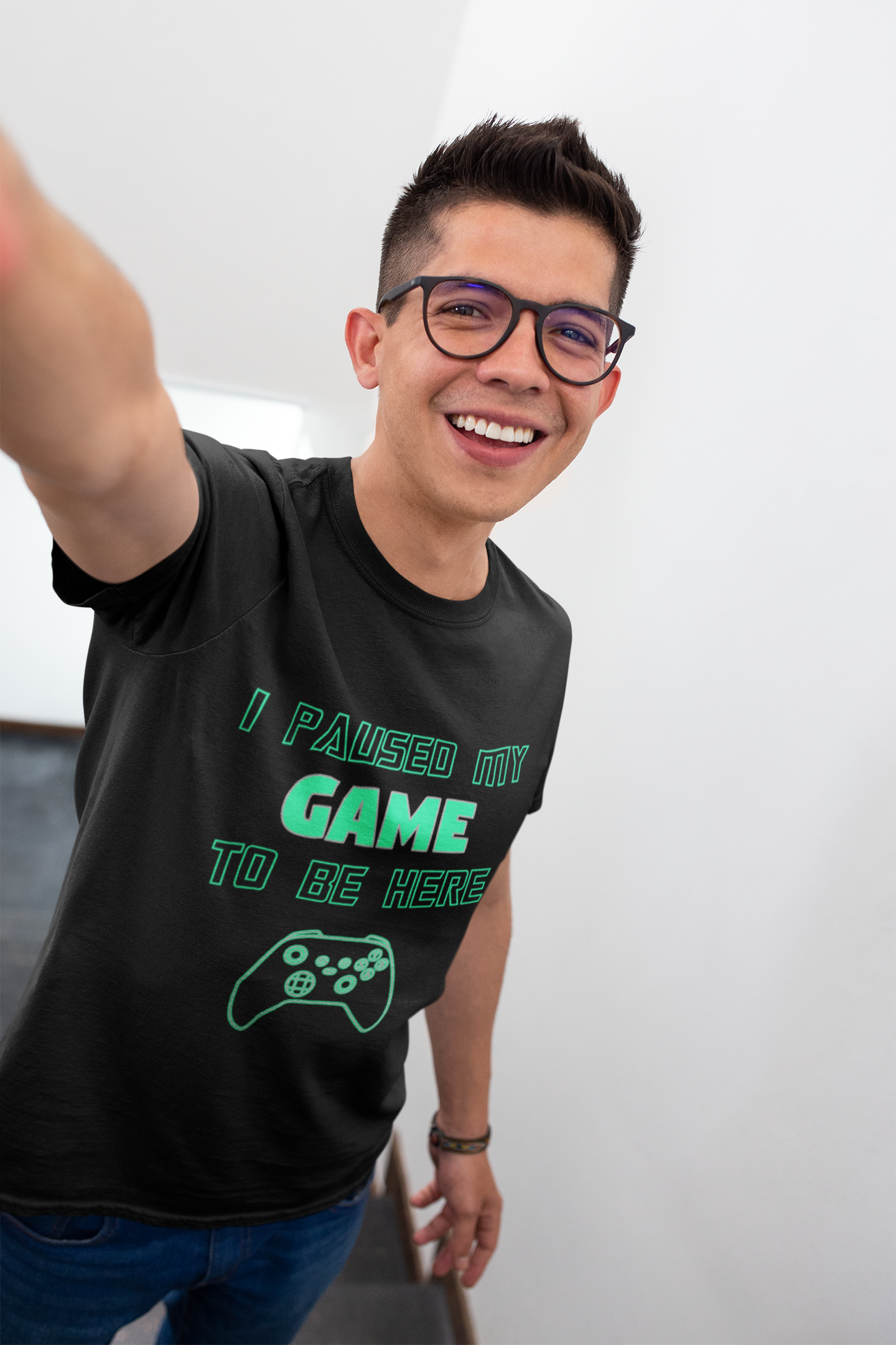 I PAUSED MY GAME TO BE HERE Unisex Classic Crew T-Shirt